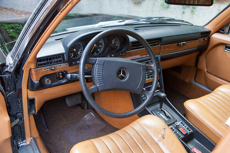 Illustration for article titled Could This Custom 1976 Mercedes Benz 450SE 6.9 Grab $7,500?
